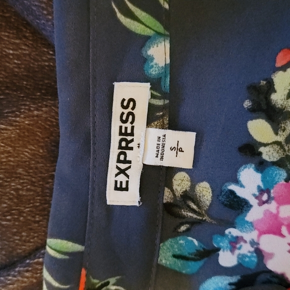 Express Top - Picture 3 of 3